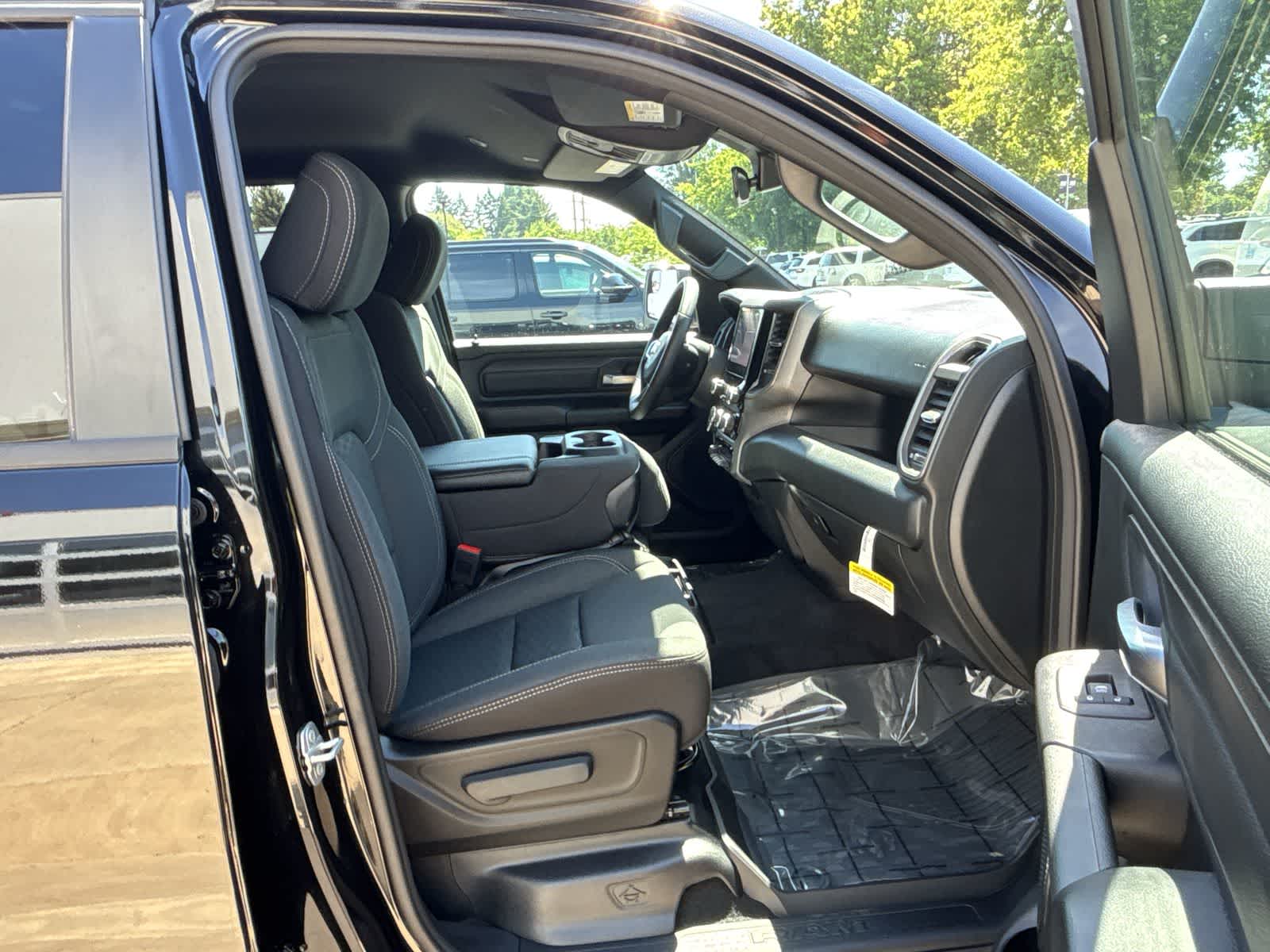 Thumbnail: 2026 RAM 1500 - 9