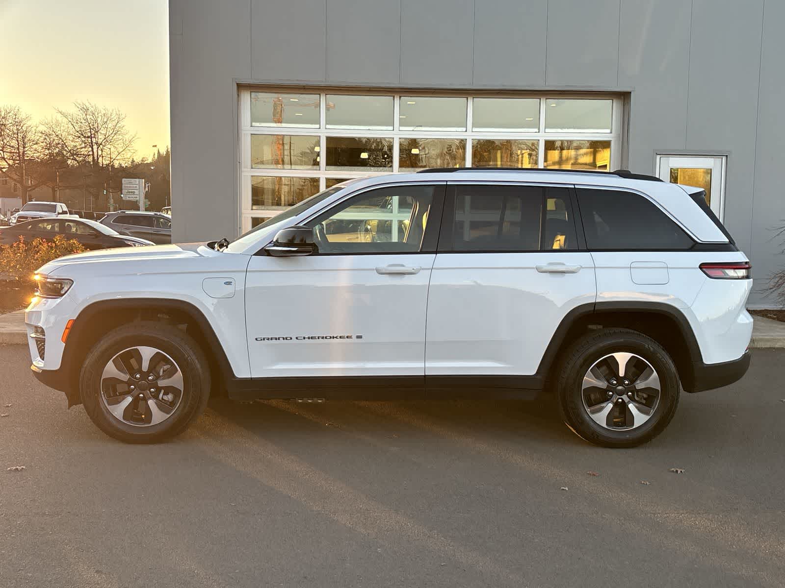 Thumbnail: 2024 Jeep Grand Cherokee - 2