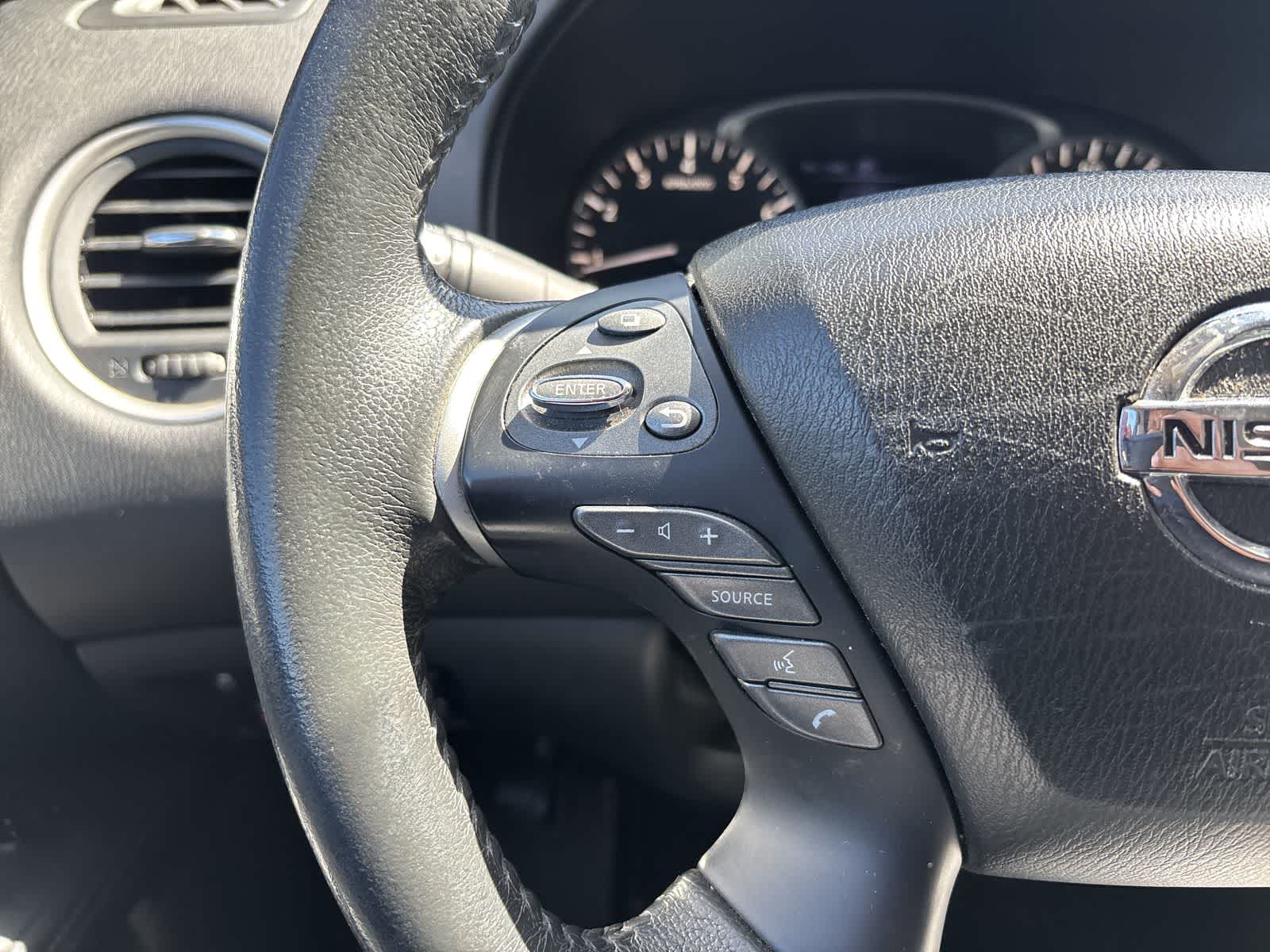 Thumbnail: 2017 Nissan Pathfinder - 8