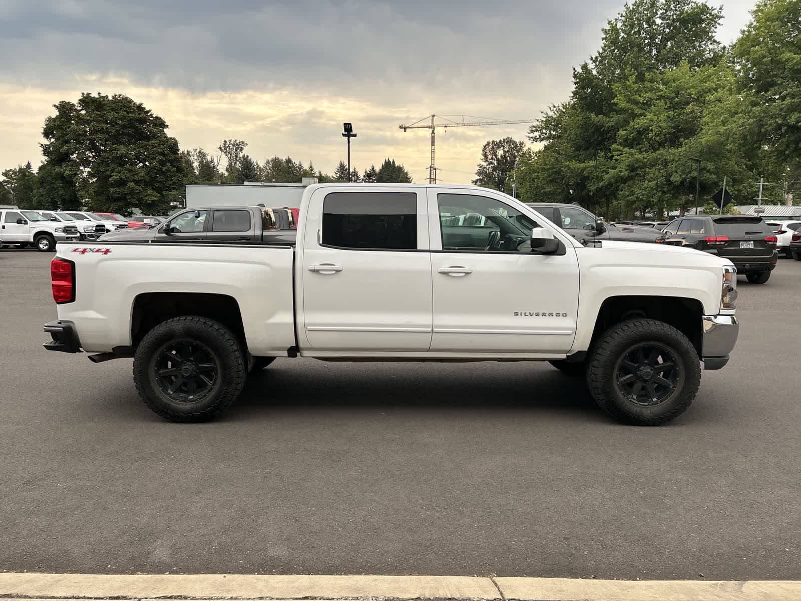 Thumbnail: 2016 Chevrolet Silverado 1500 - 4
