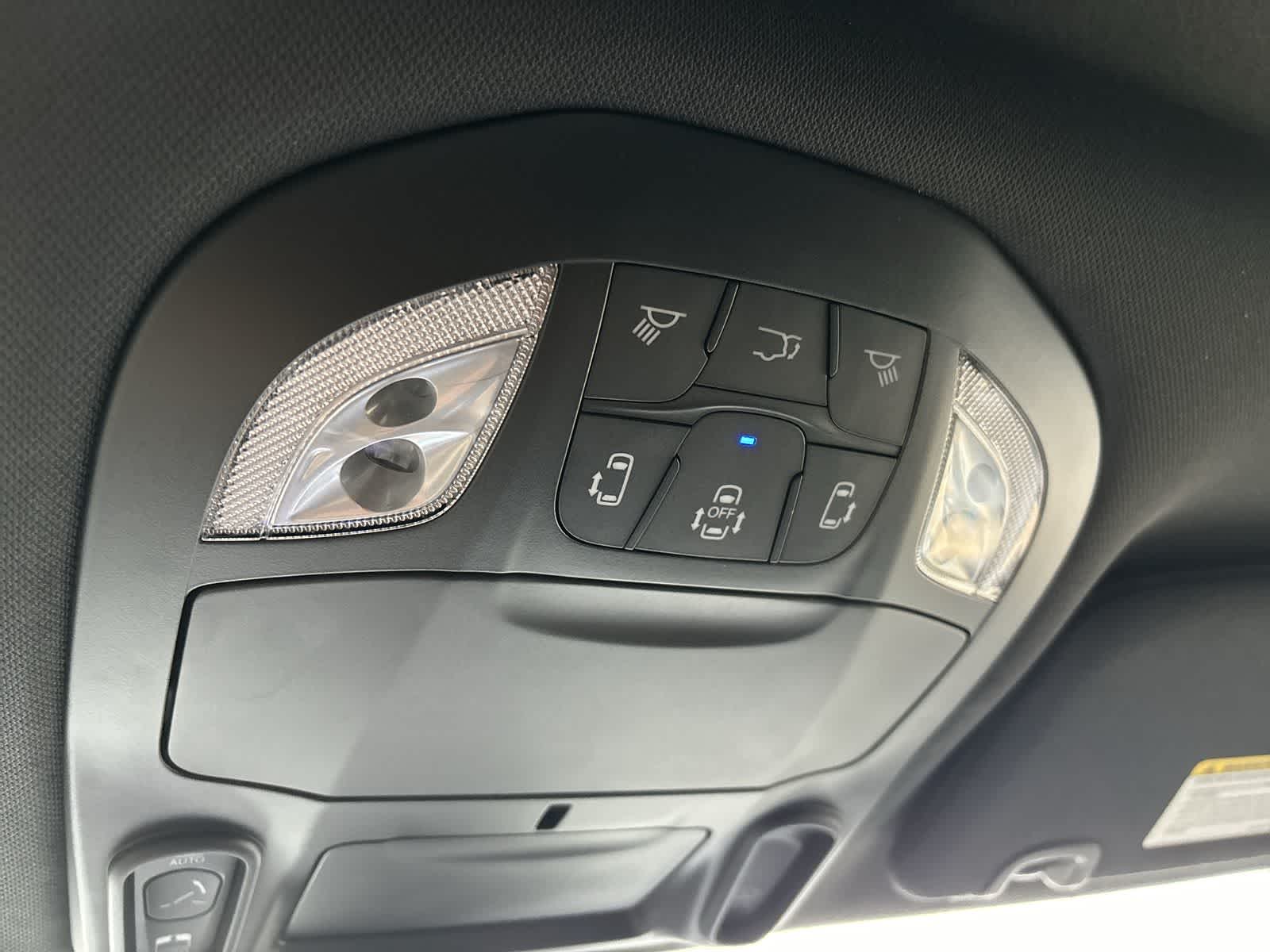 Thumbnail: 2026 Chrysler Pacifica - 28