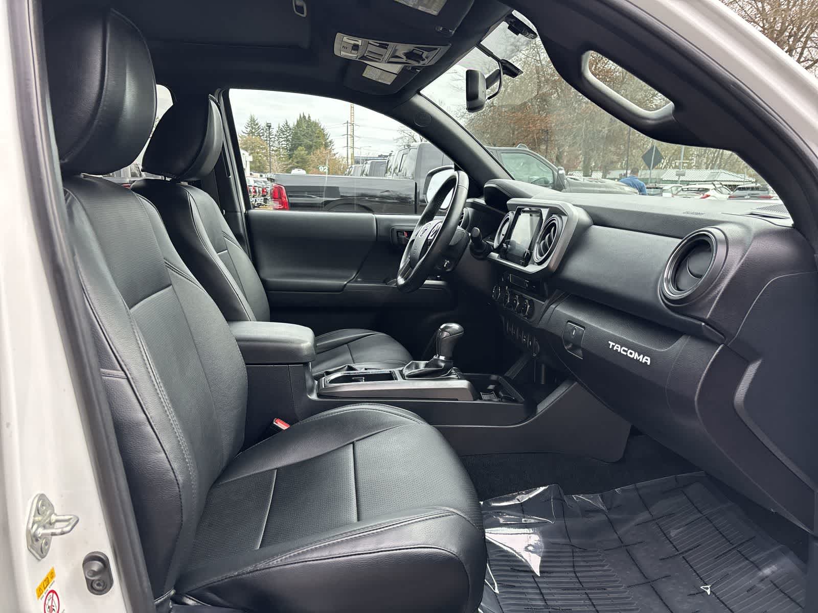 Thumbnail: 2017 Toyota Tacoma - 4