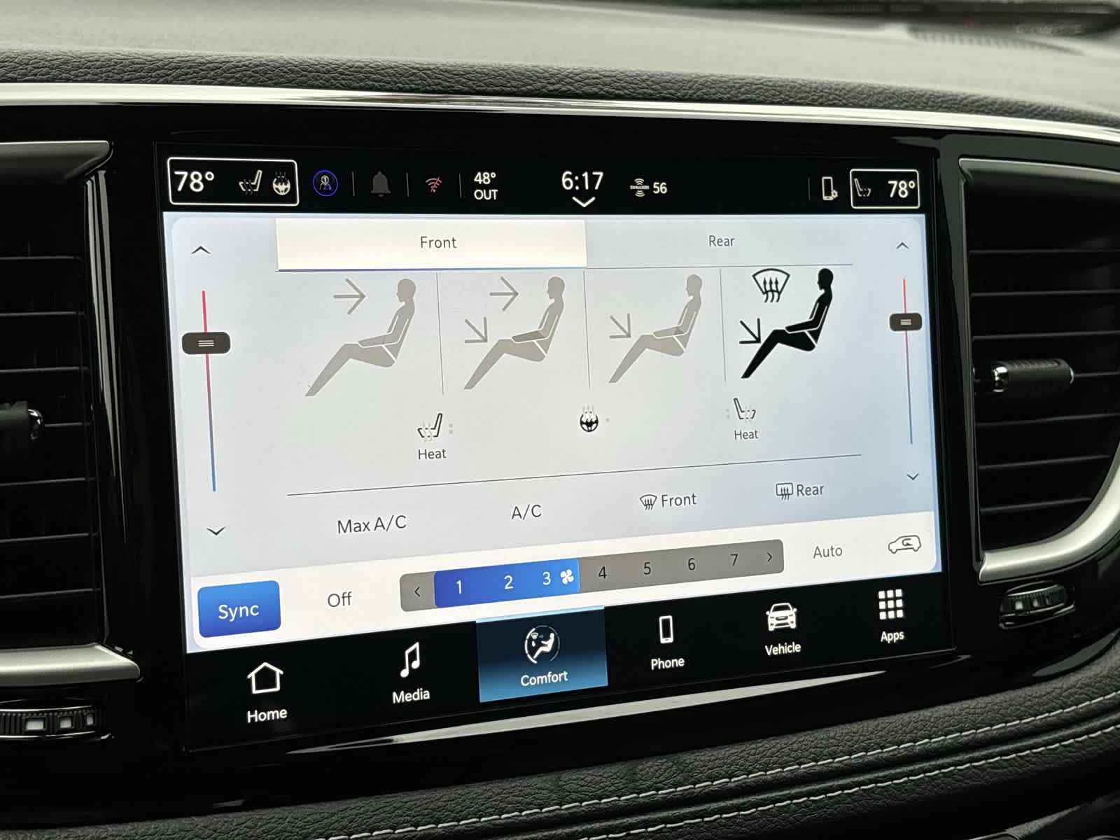 Thumbnail: 2026 Chrysler Pacifica - 18