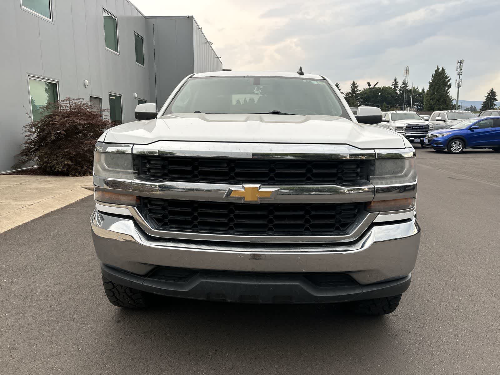 Thumbnail: 2016 Chevrolet Silverado 1500 - 7