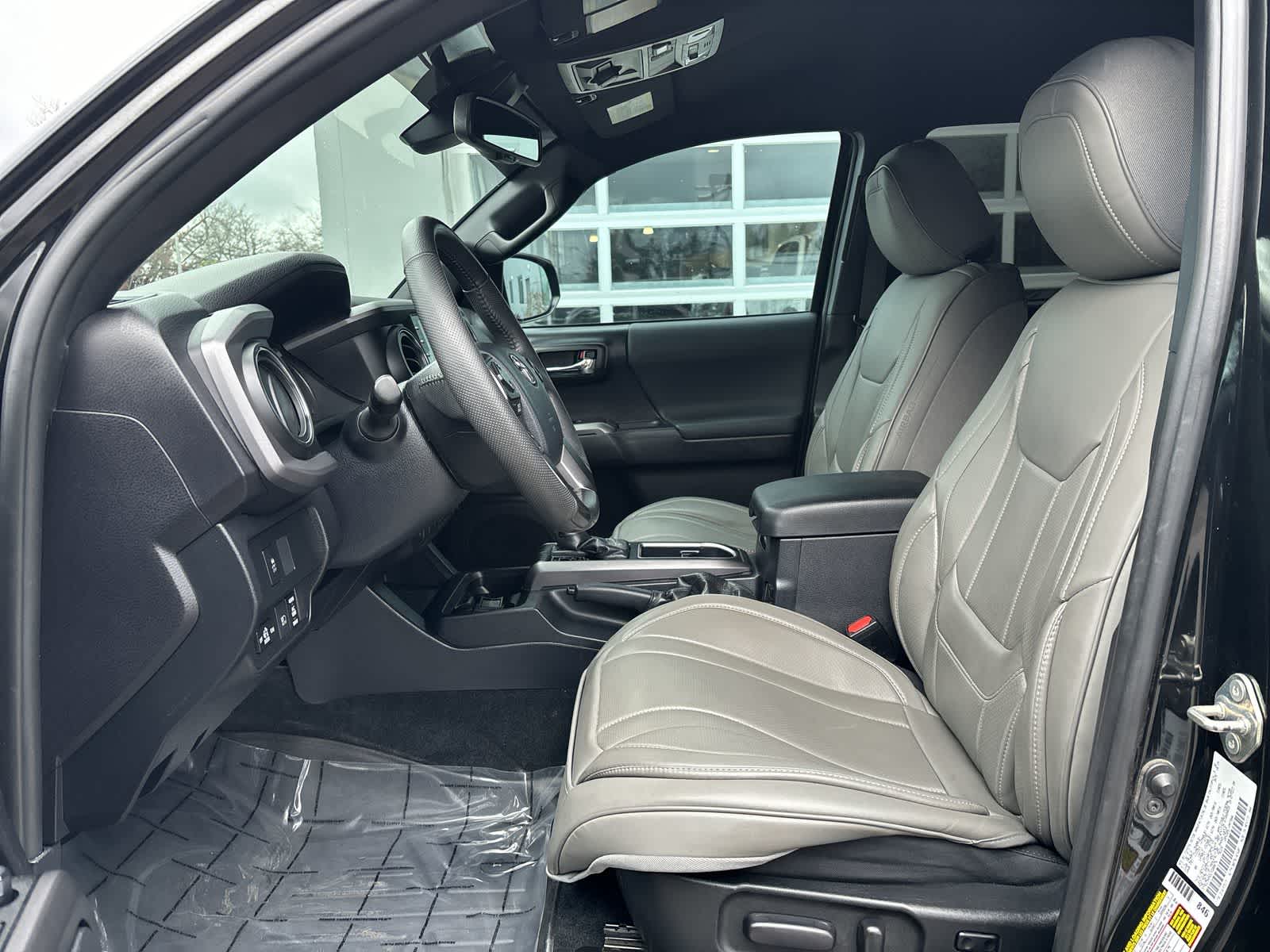 Thumbnail: 2020 Toyota Tacoma - 8