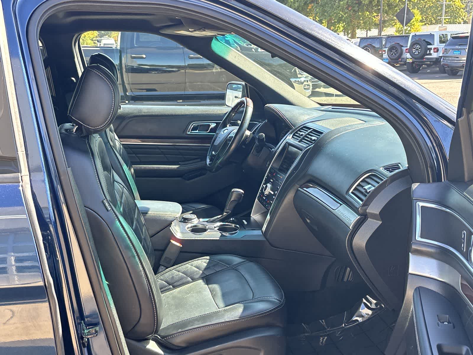 Thumbnail: 2016 Ford Explorer - 9