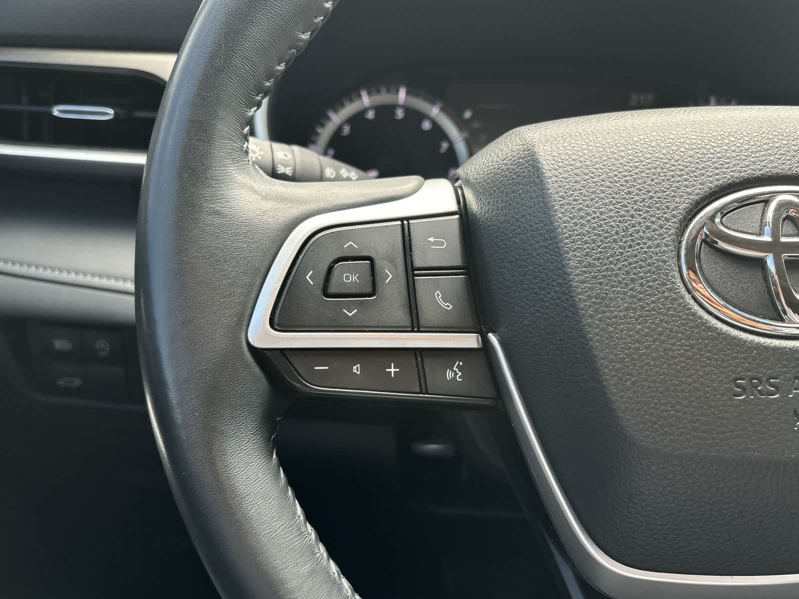 Thumbnail: 2023 Toyota Highlander - 14