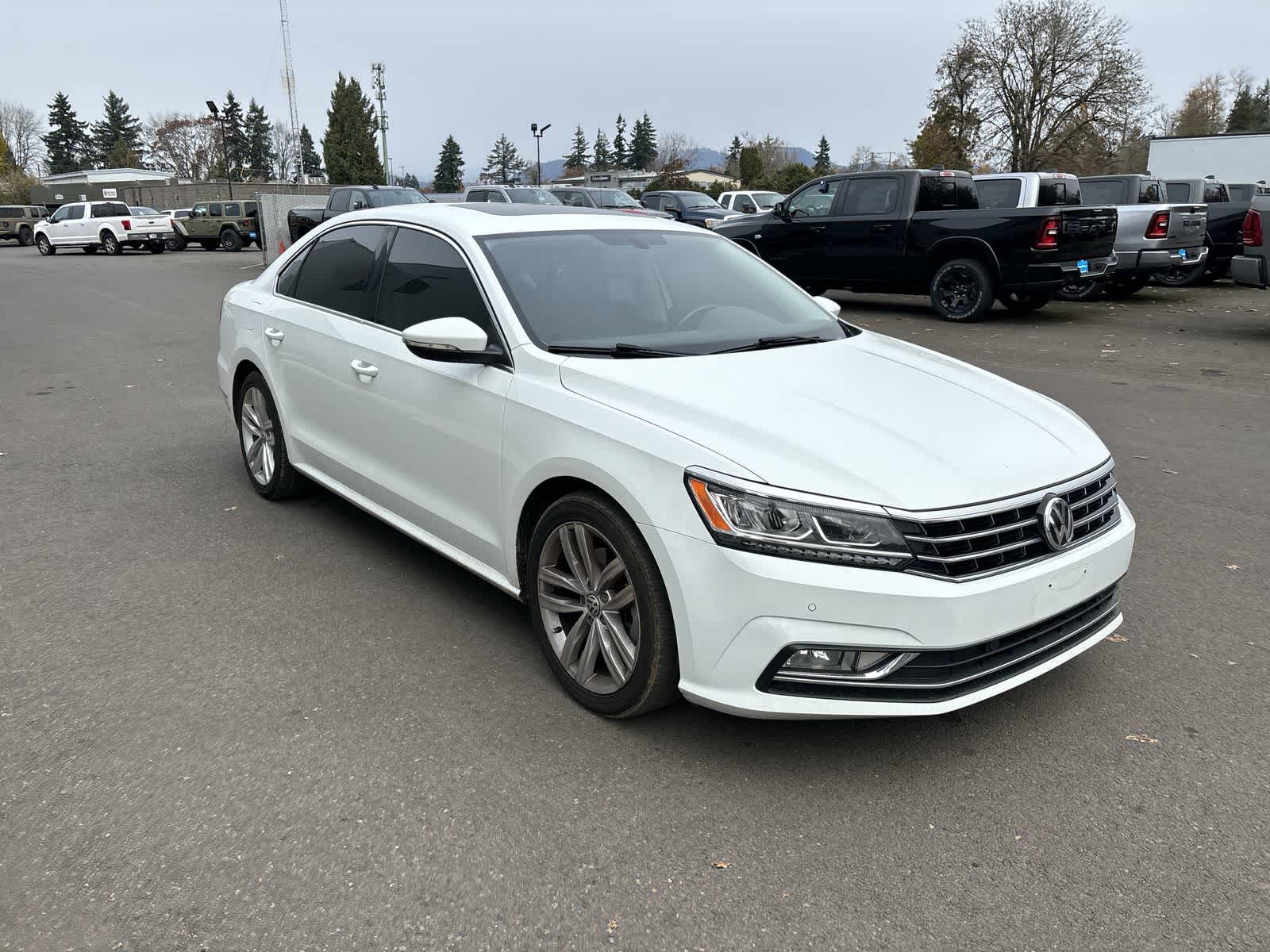 Thumbnail: 2018 Volkswagen Passat - 6