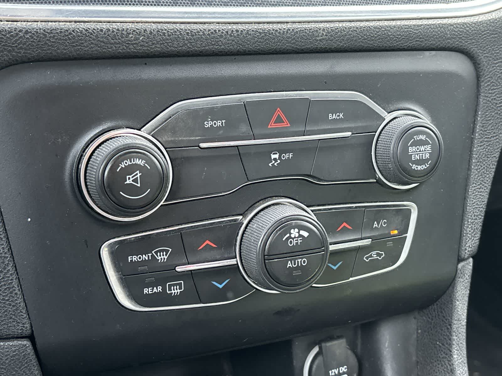 Thumbnail: 2015 Dodge Charger - 21