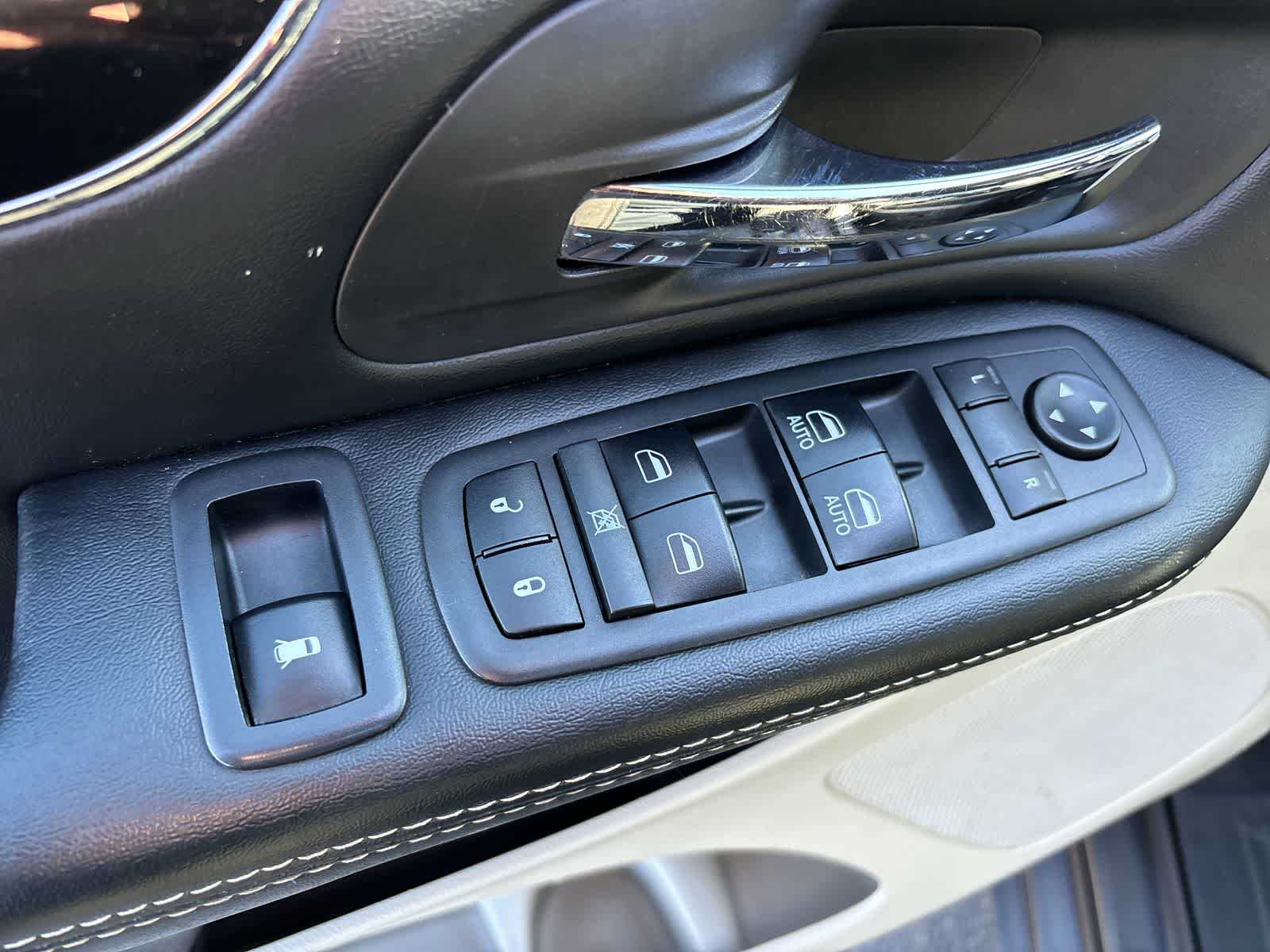 Thumbnail: 2019 Dodge Grand Caravan - 11