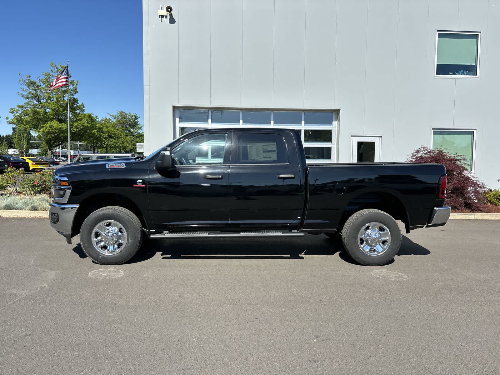 2025 Ram 2500 Tradesman photo 2