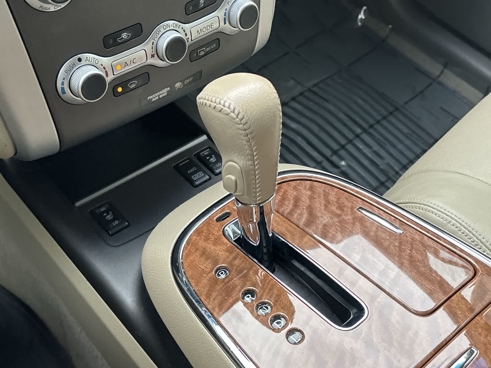 Thumbnail: 2011 Nissan Murano - 25