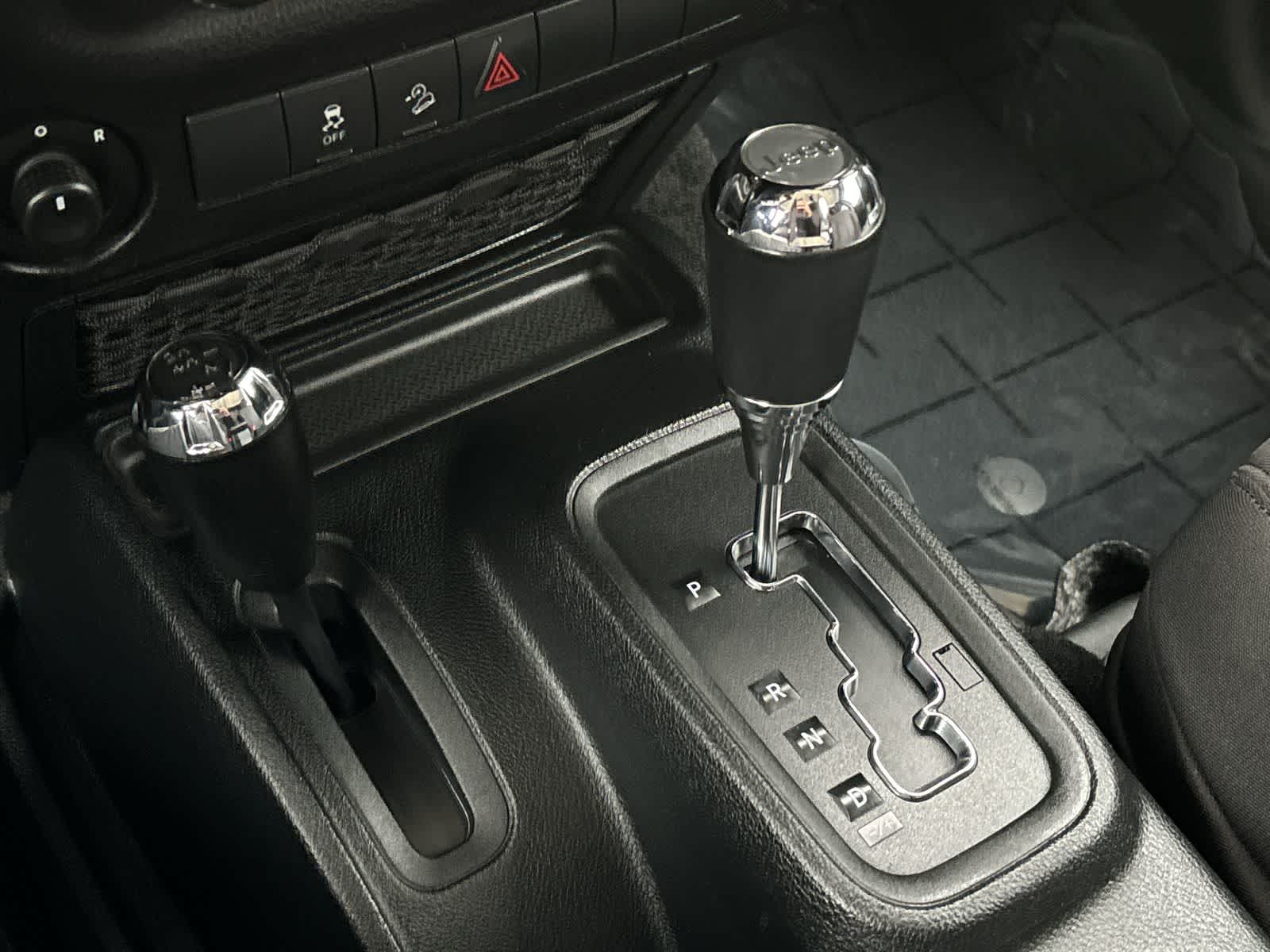 Thumbnail: 2018 Jeep Wrangler - 25