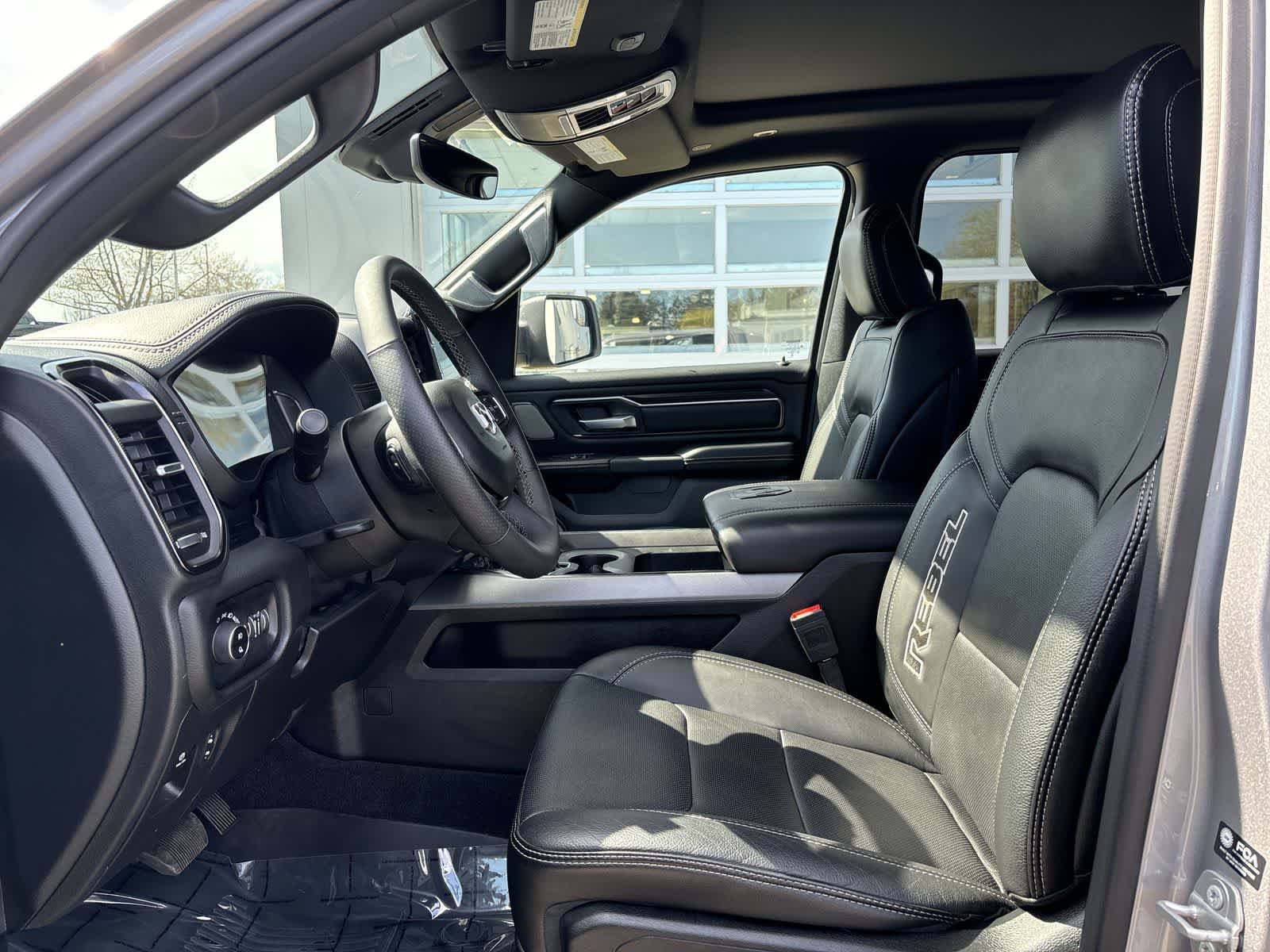 Thumbnail: 2025 RAM 1500 - 8