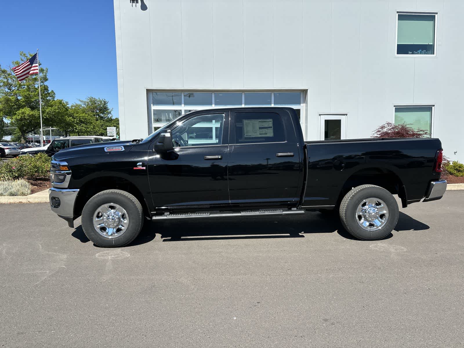 2025 Ram 2500 Tradesman photo 2