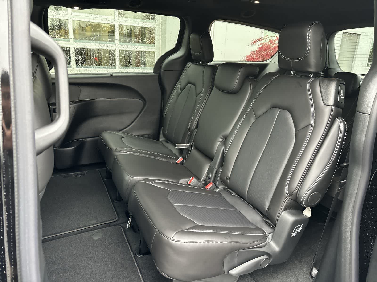 Thumbnail: 2026 Chrysler Pacifica - 7