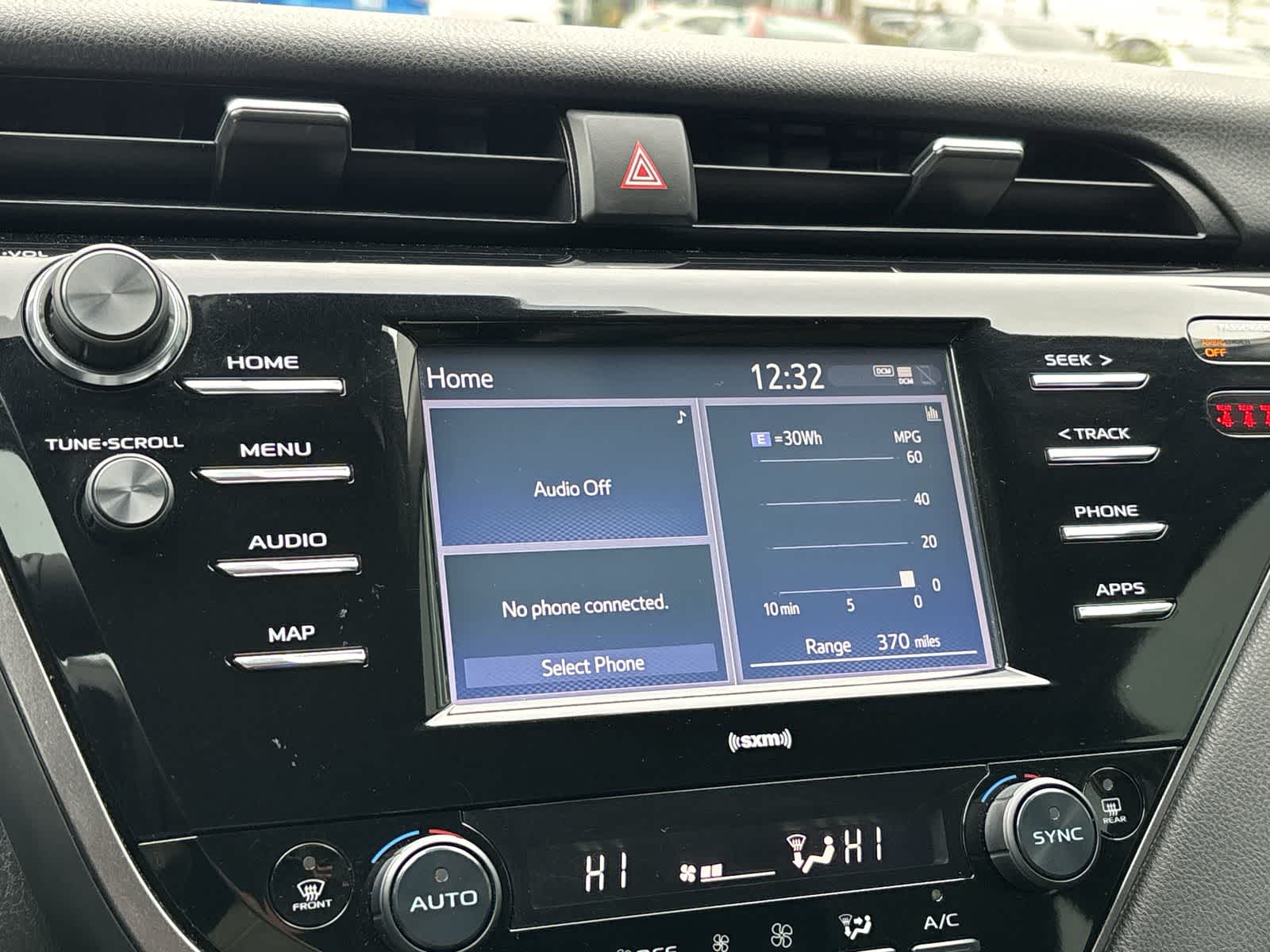 Thumbnail: 2020 Toyota Camry - 17