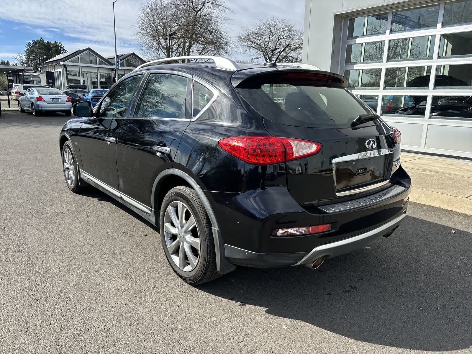 Thumbnail: 2017 INFINITI QX50 - 3