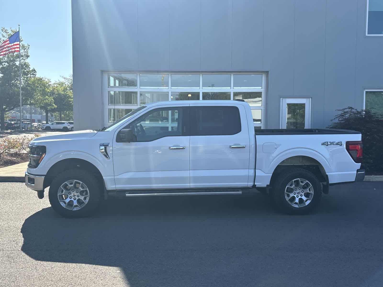 2024 Ford F-150 XLT photo 2