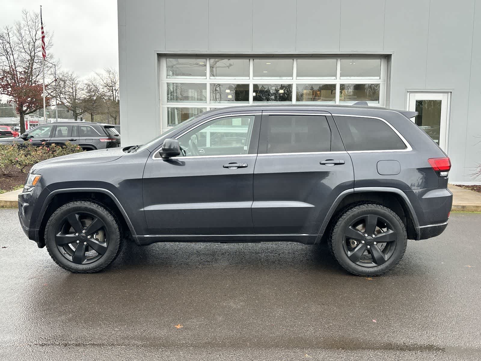 Thumbnail: 2015 Jeep Grand Cherokee - 2