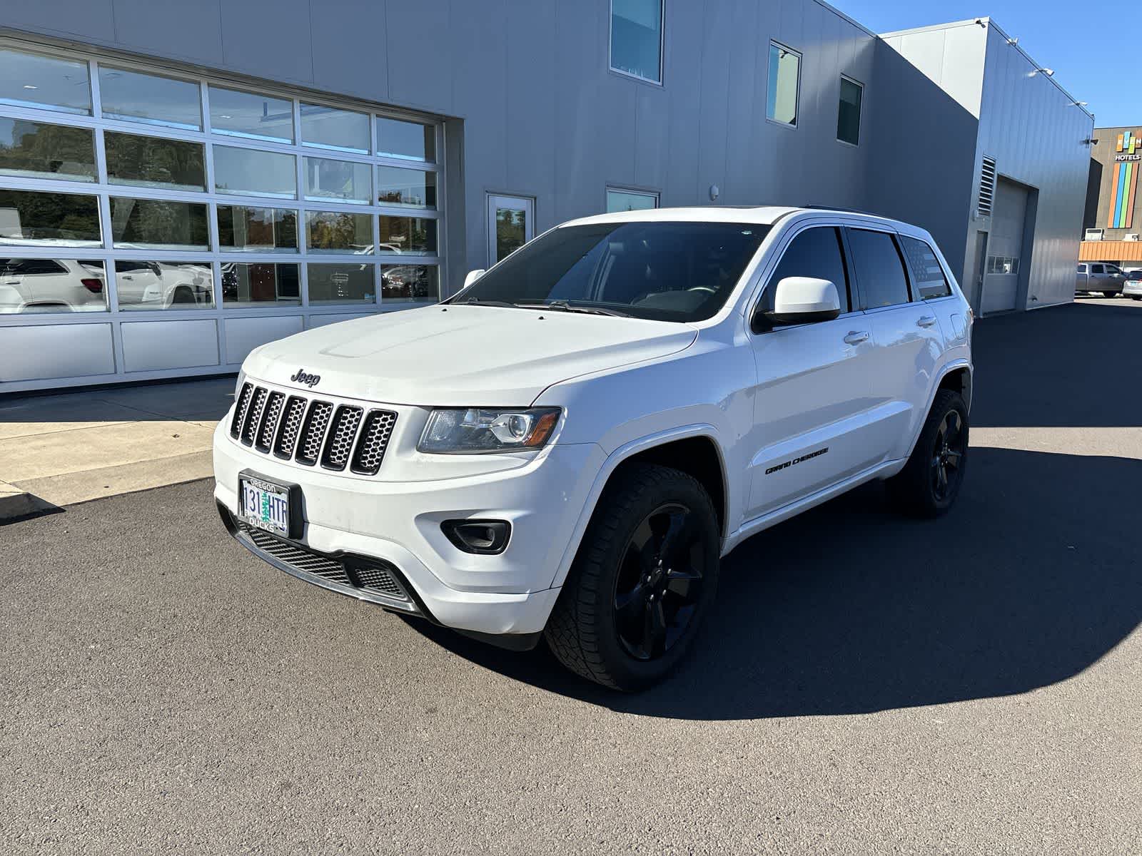 Thumbnail: 2015 Jeep Grand Cherokee - 1
