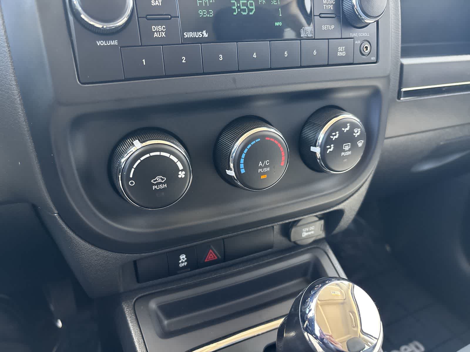 Thumbnail: 2016 Jeep Patriot - 17