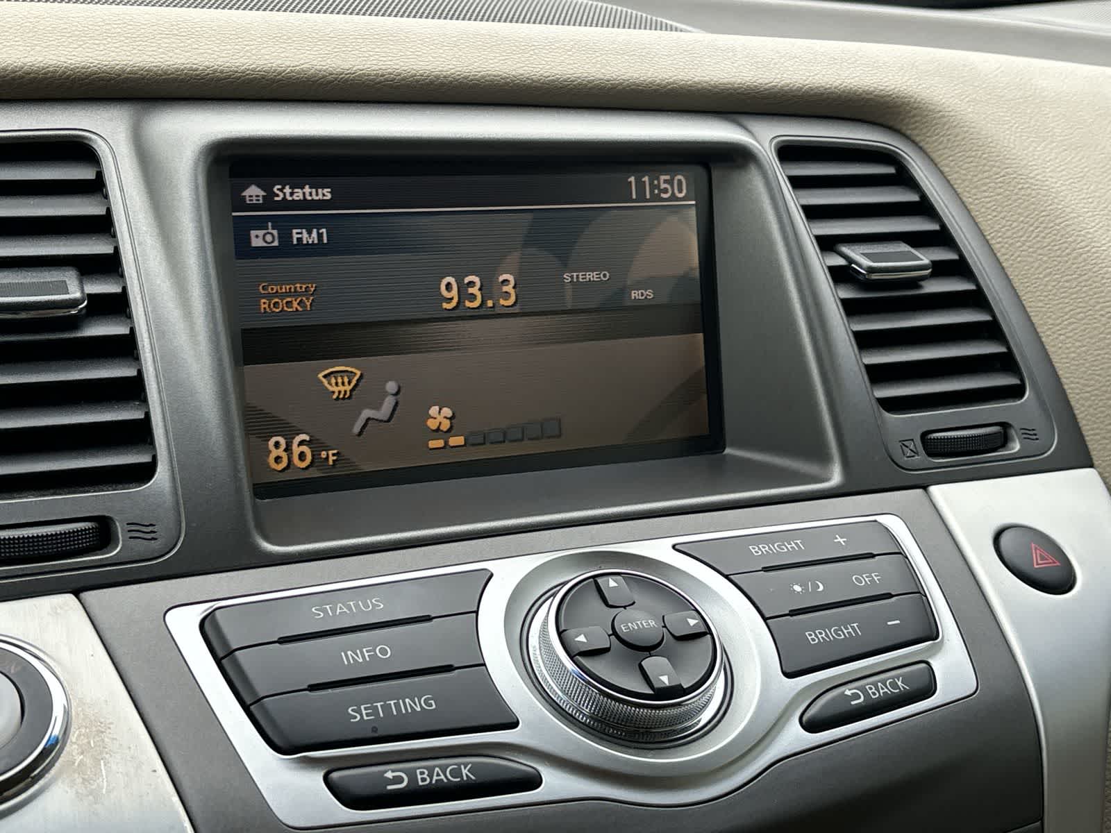 Thumbnail: 2011 Nissan Murano - 17