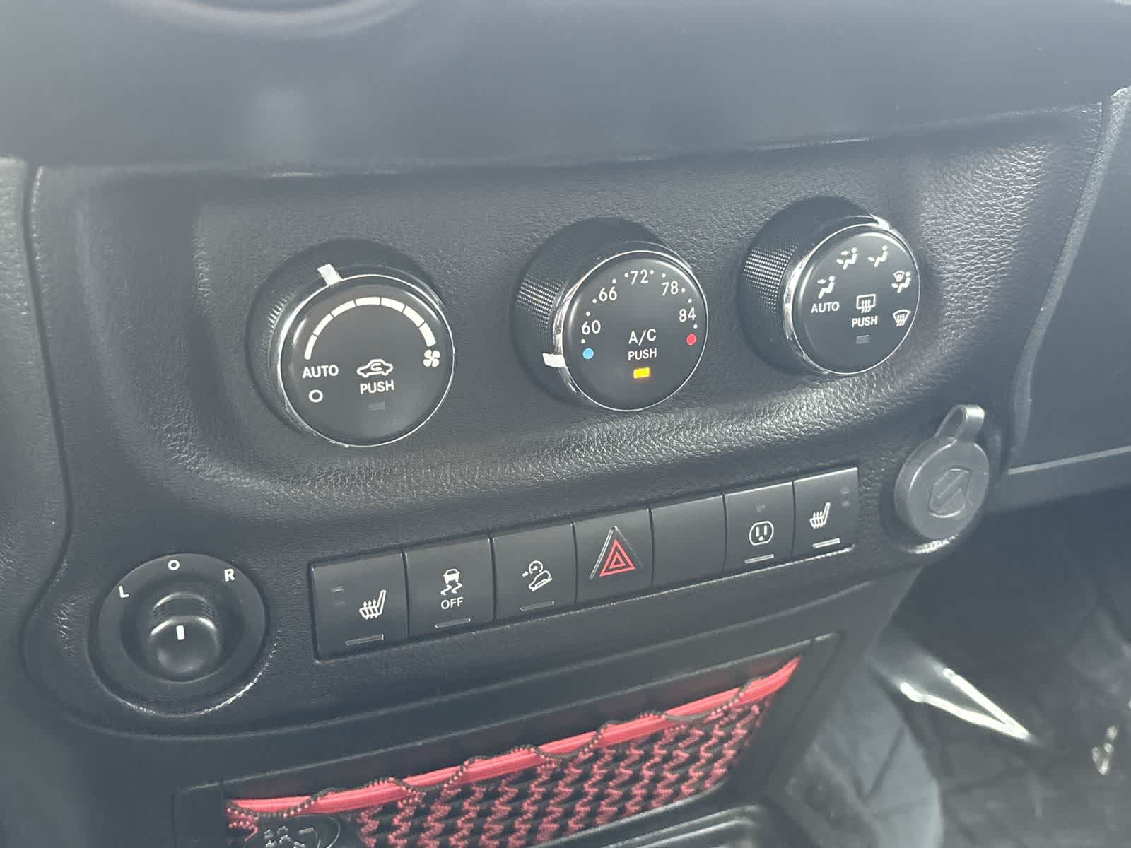 Thumbnail: 2018 Jeep Wrangler - 23