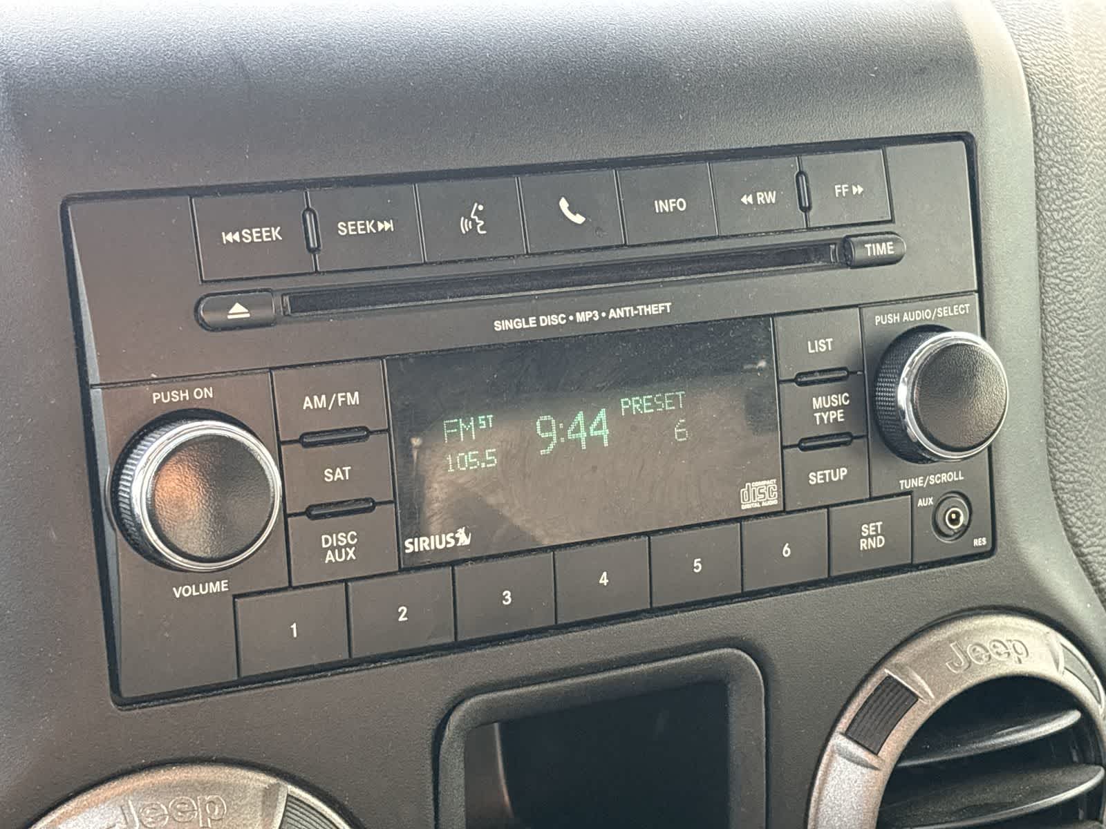 Thumbnail: 2015 Jeep Wrangler - 12