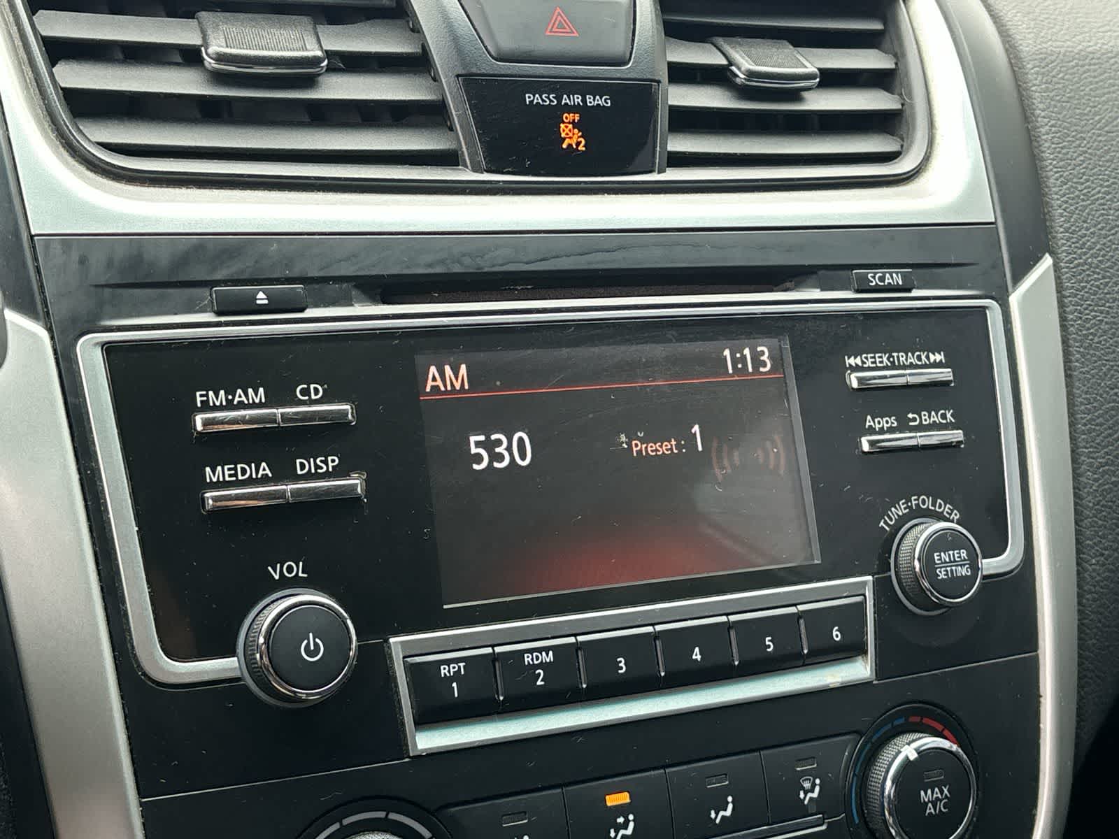 Thumbnail: 2016 Nissan Altima - 12