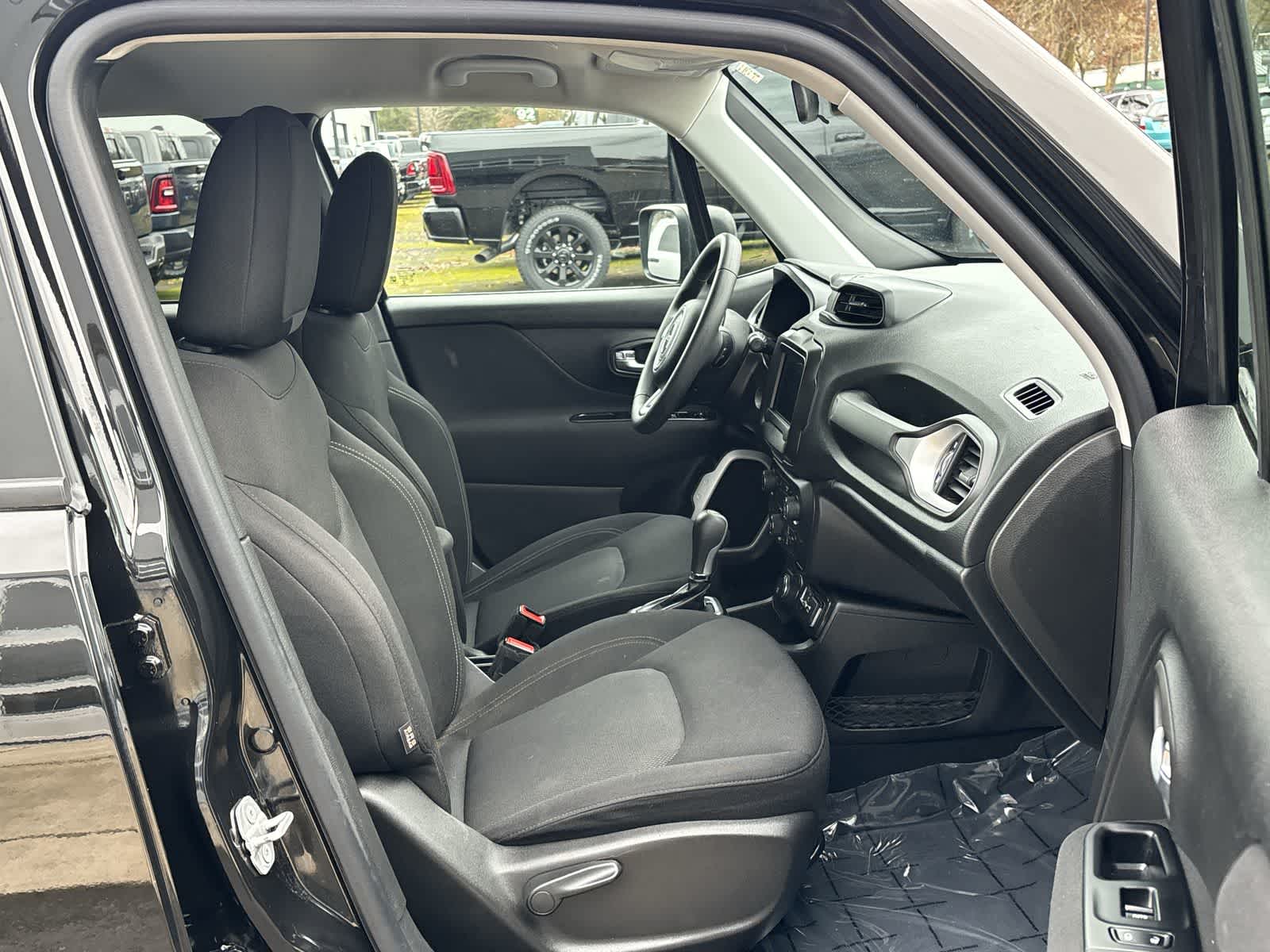 Thumbnail: 2021 Jeep Renegade - 9