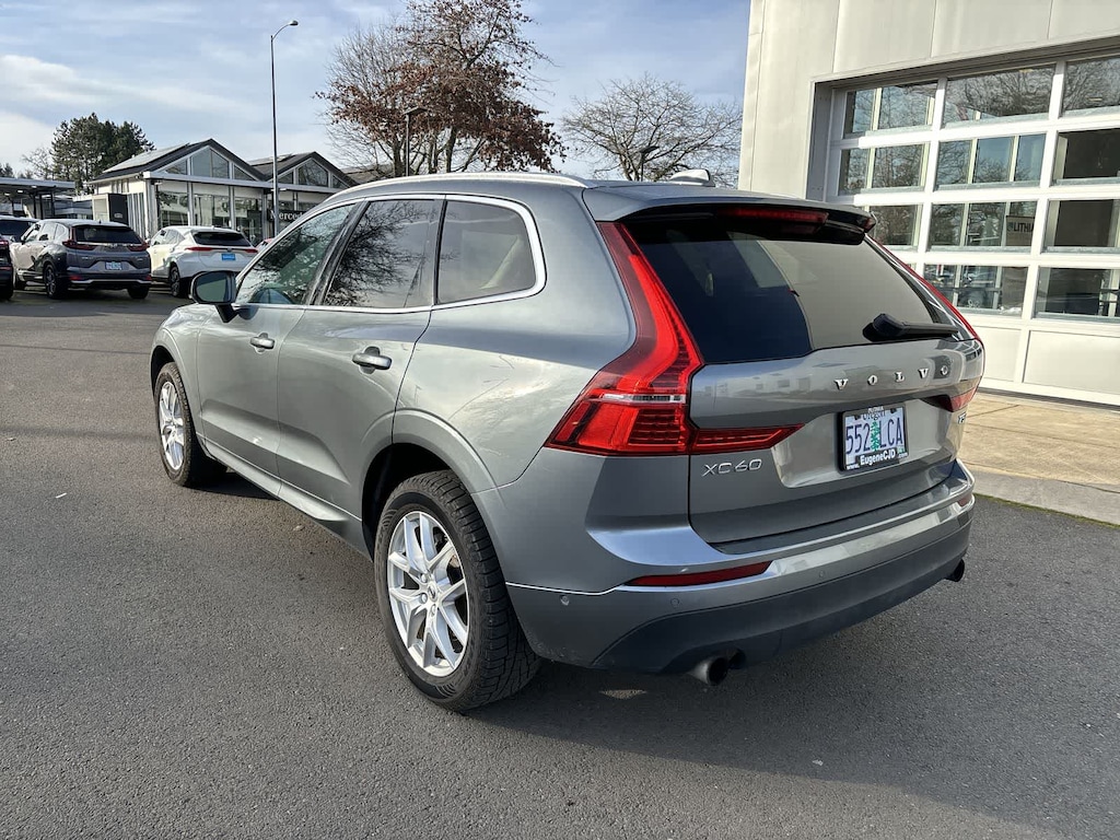 Used 2018 Volvo XC60 T5 AWD Momentum SUV