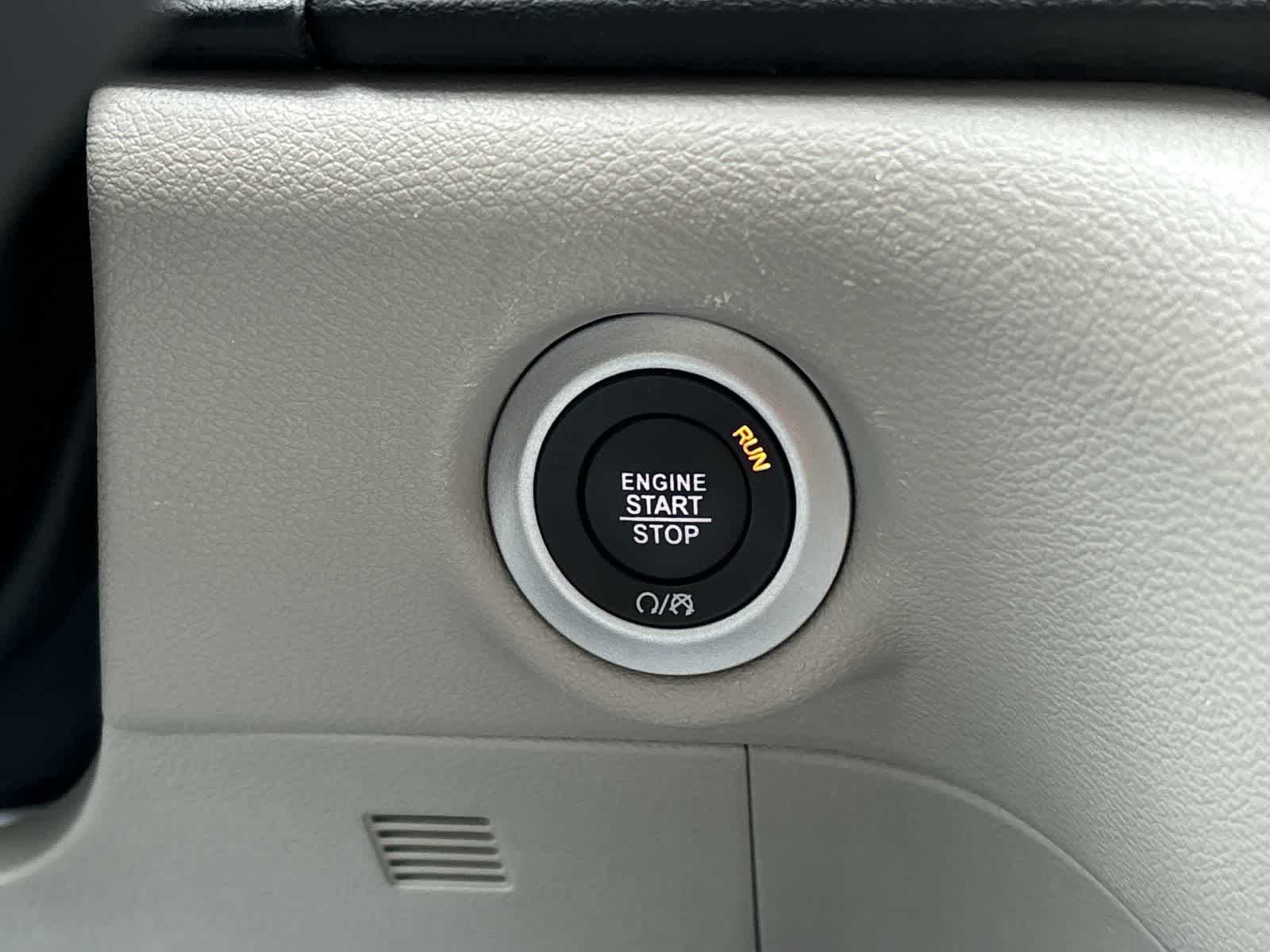 Thumbnail: 2024 Chrysler Pacifica - 26