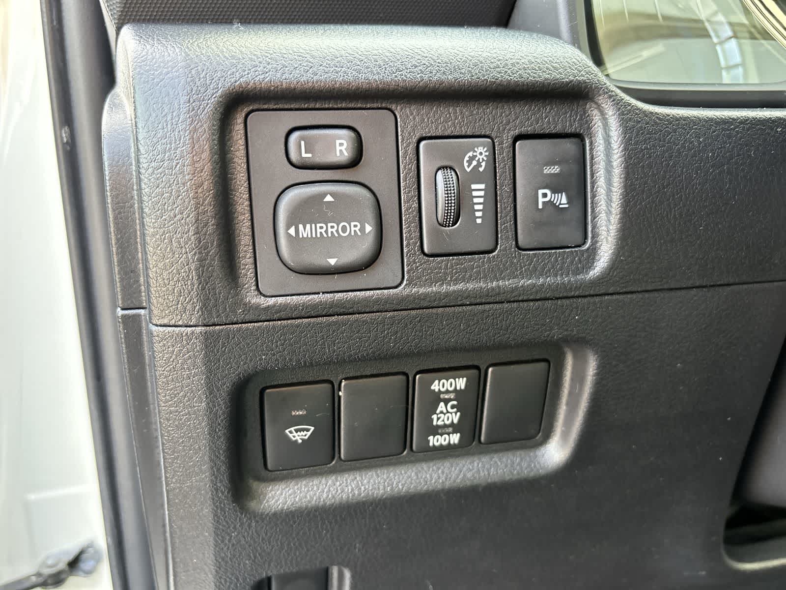 Thumbnail: 2015 Toyota 4Runner - 7