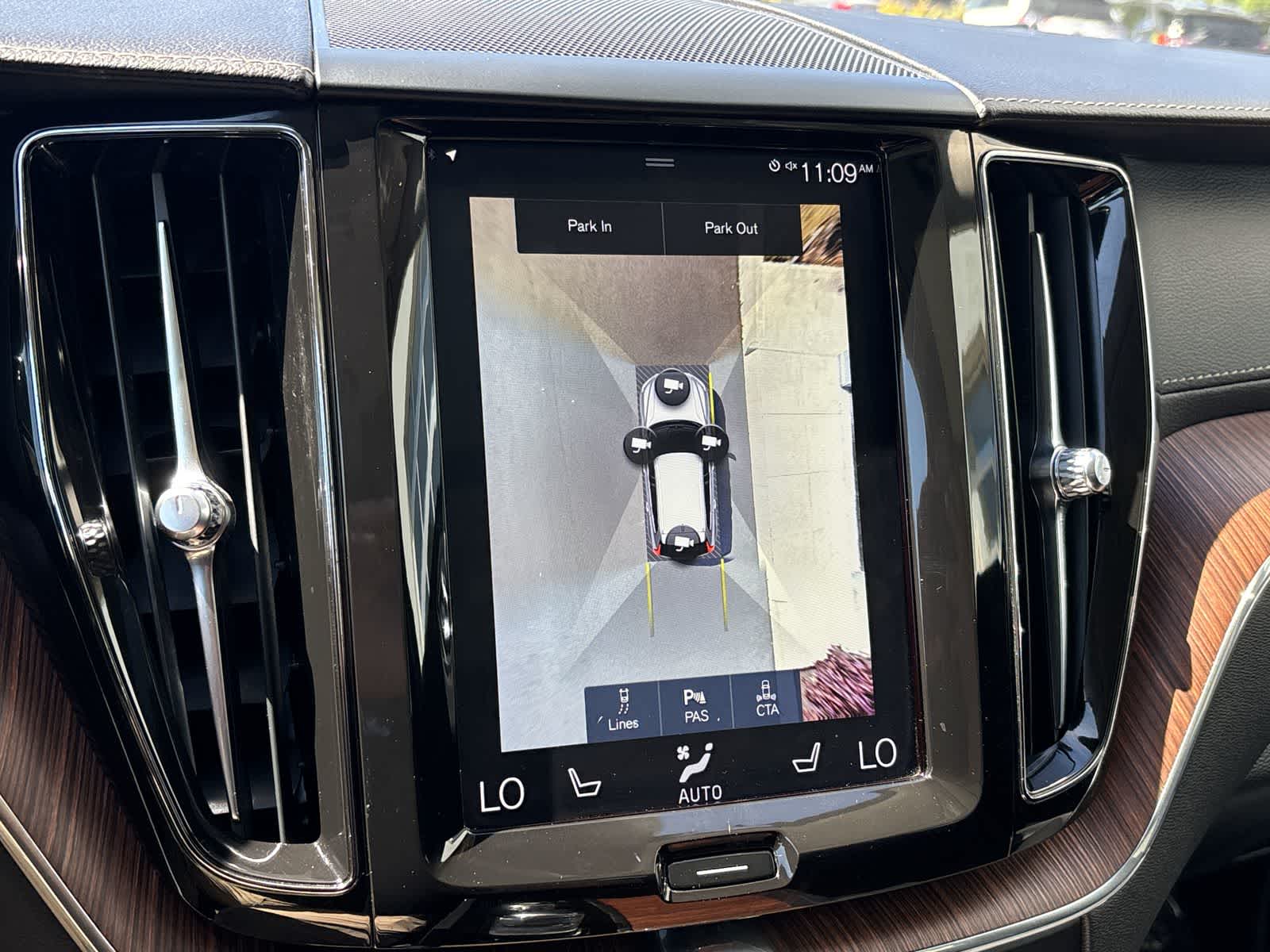 Thumbnail: 2019 Volvo XC60 - 24