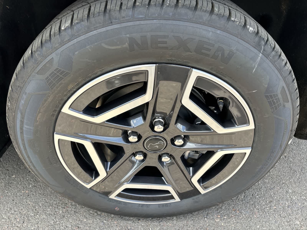 New 2026 Jeep Cherokee Laredo Sport Utility