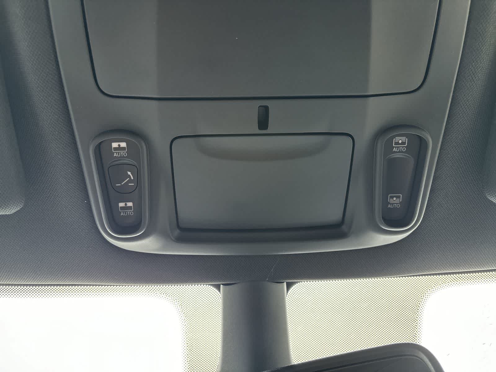 Thumbnail: 2026 Chrysler Pacifica - 28