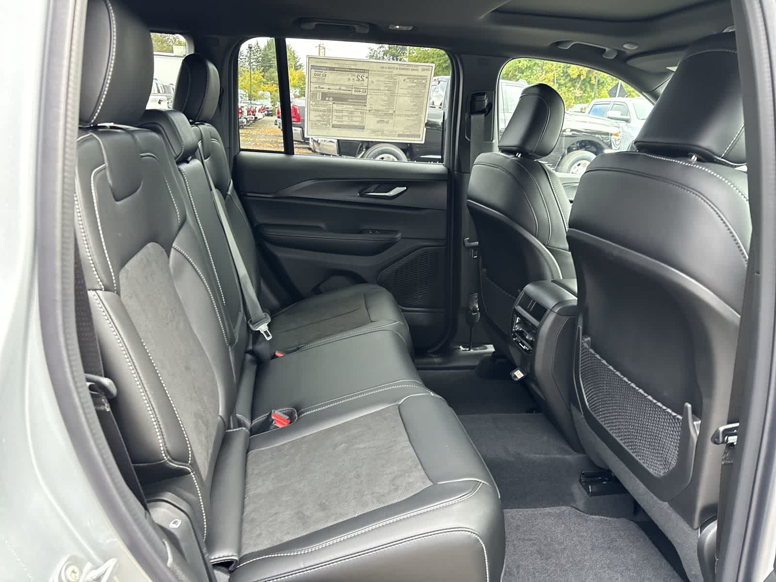 Thumbnail: 2025 Jeep Grand Cherokee - 6