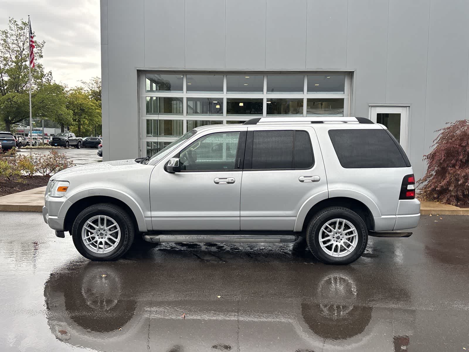 Used 2010 Ford Explorer Limited with VIN 1FMEU7F82AUA93951 for sale in Eugene, OR