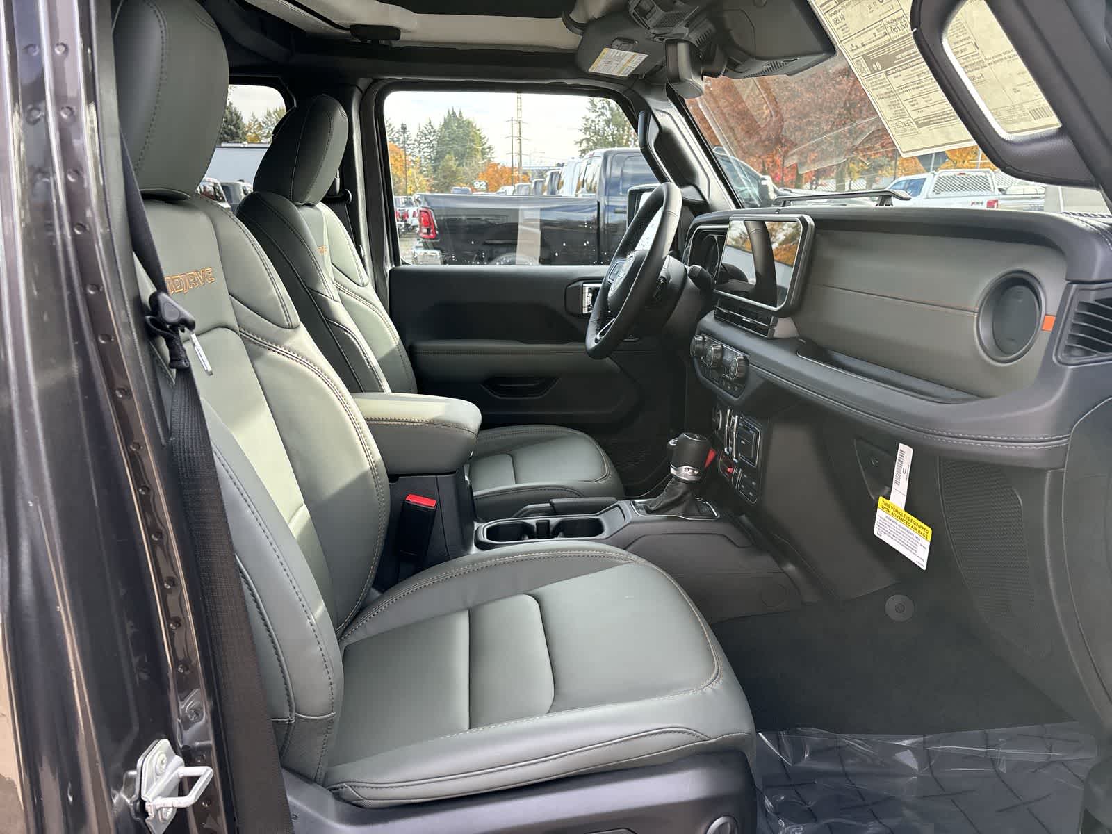 Thumbnail: 2025 Jeep Gladiator - 7