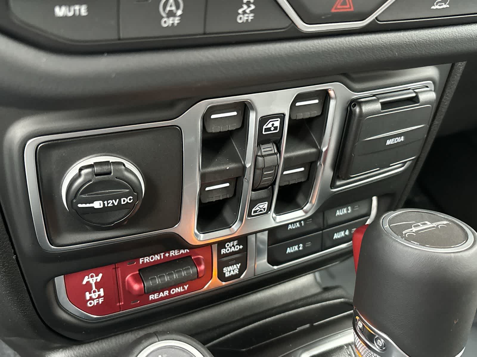 Thumbnail: 2026 Jeep Gladiator - 24