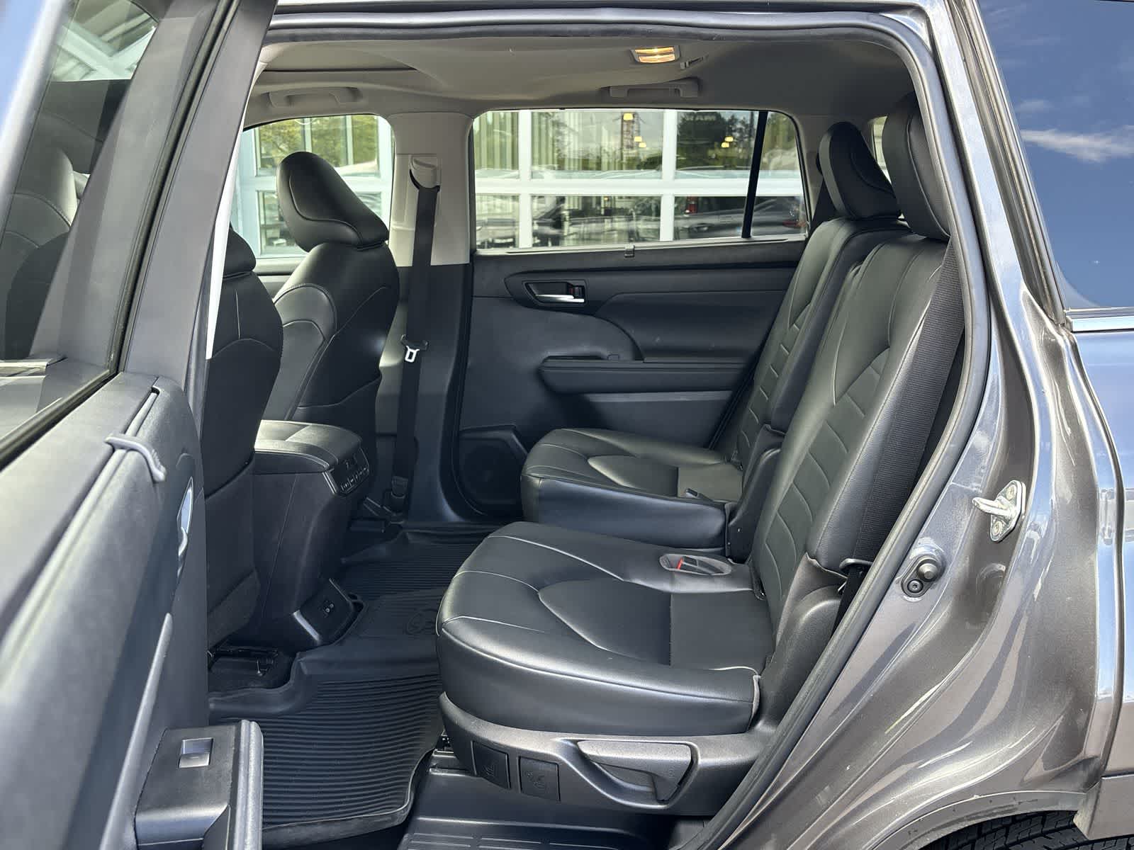 Thumbnail: 2023 Toyota Highlander - 11