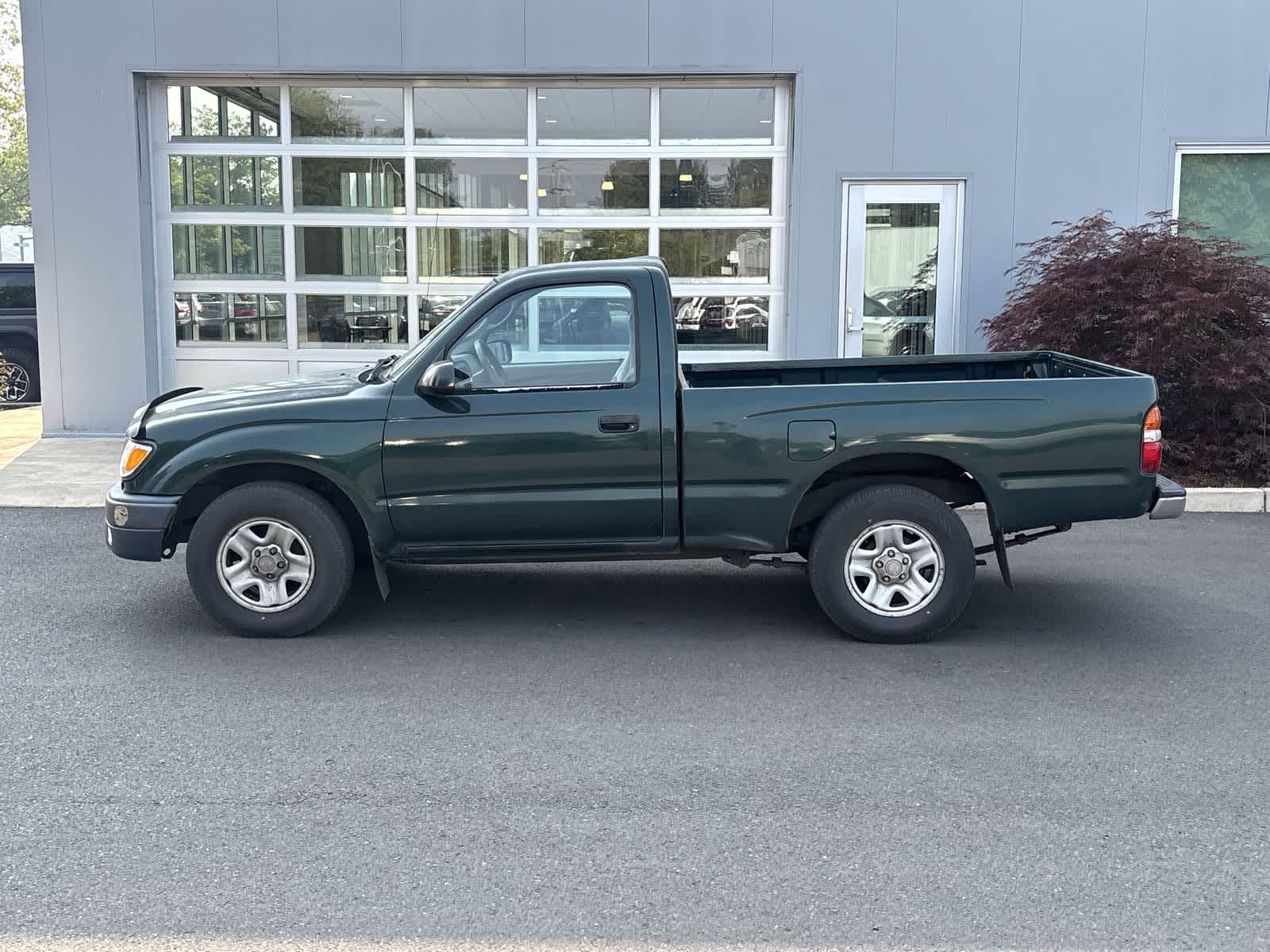 Used 2002 Toyota Tacoma Base with VIN 5TENL42N22Z088291 for sale in Eugene, OR