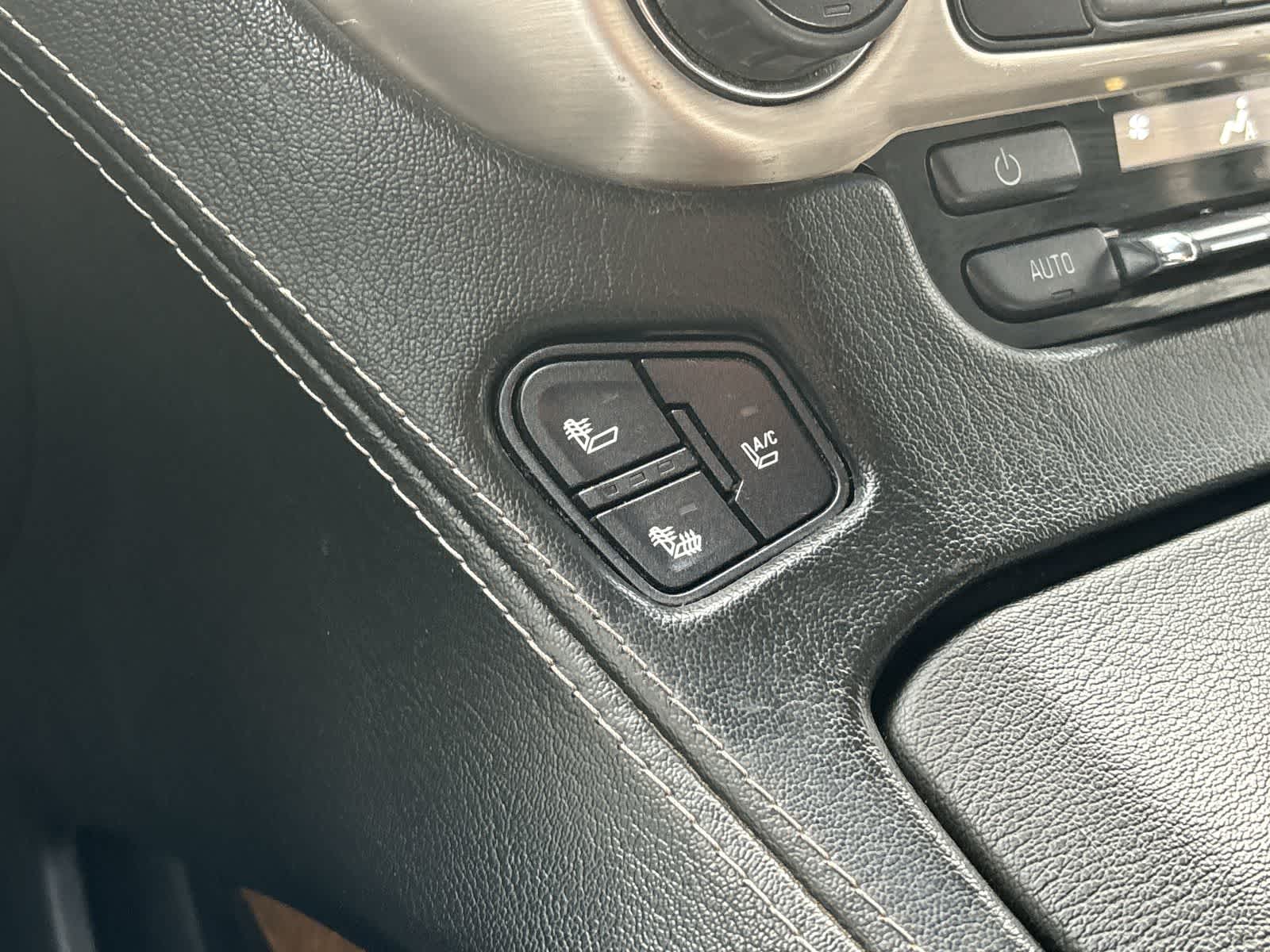 Thumbnail: 2015 GMC Yukon - 21