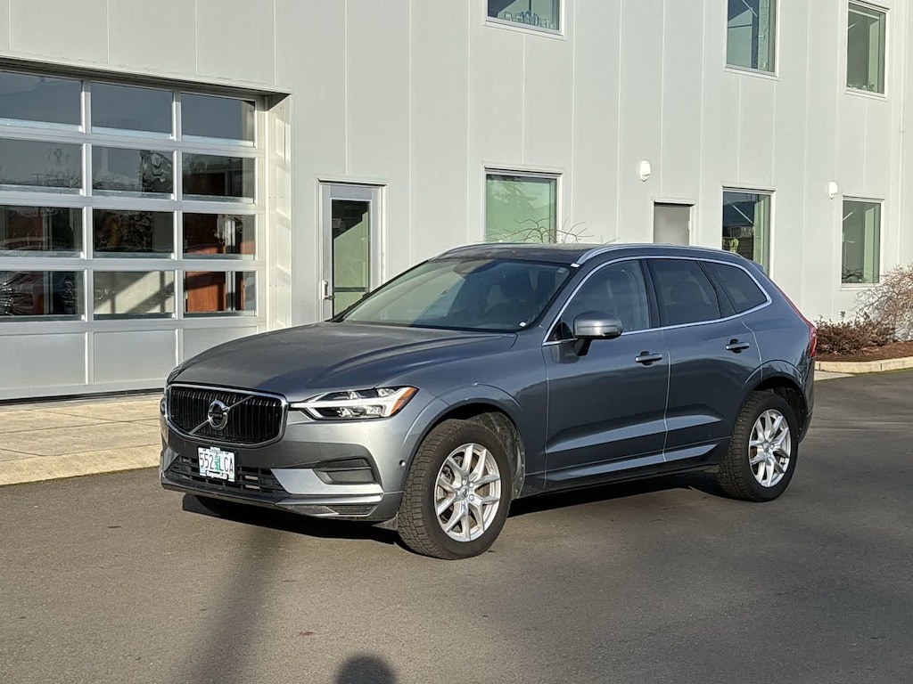 Used 2018 Volvo XC60 T5 AWD Momentum SUV