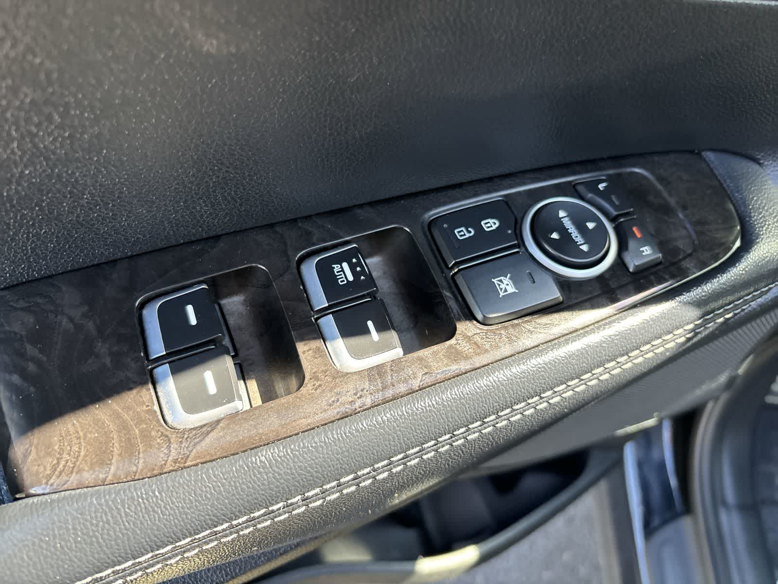 Thumbnail: 2016 Kia Sorento - 9