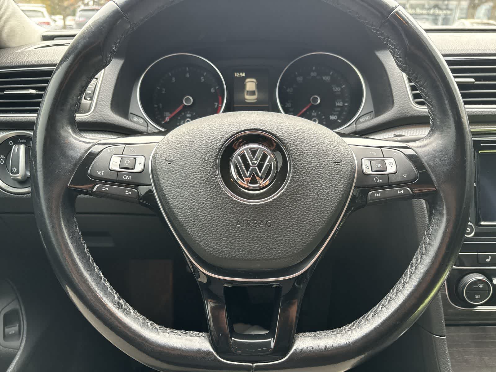 Thumbnail: 2018 Volkswagen Passat - 10