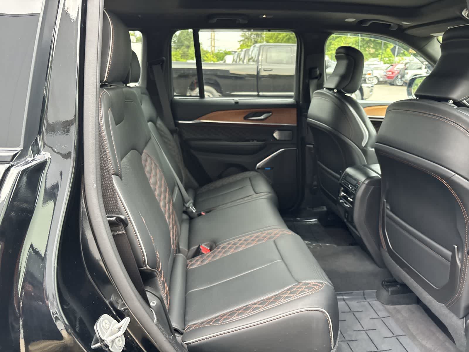 Thumbnail: 2023 Jeep Grand Cherokee - 6