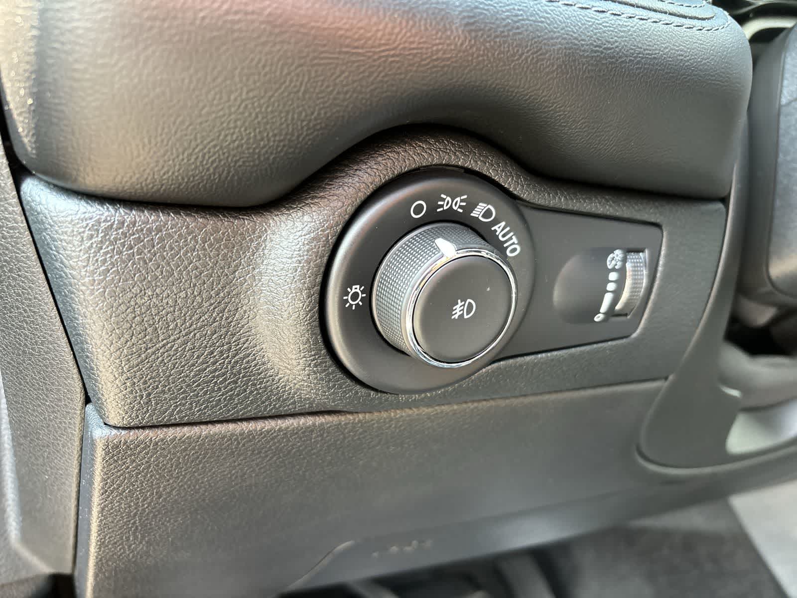 Thumbnail: 2022 Dodge Durango - 9