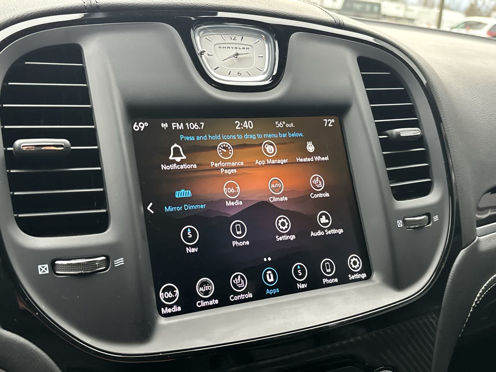 Thumbnail: 2023 Chrysler 300 - 17